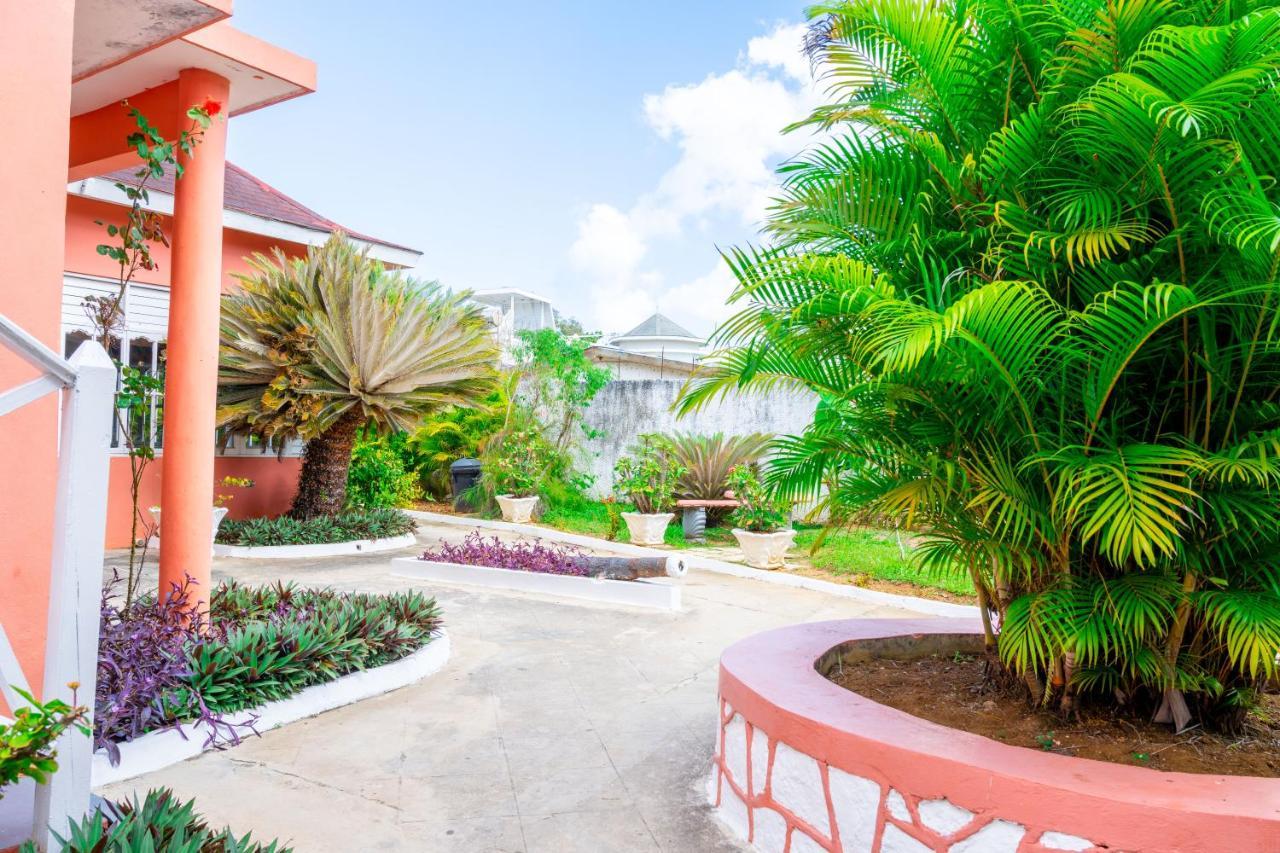 Shields Negril Villas Экстерьер фото
