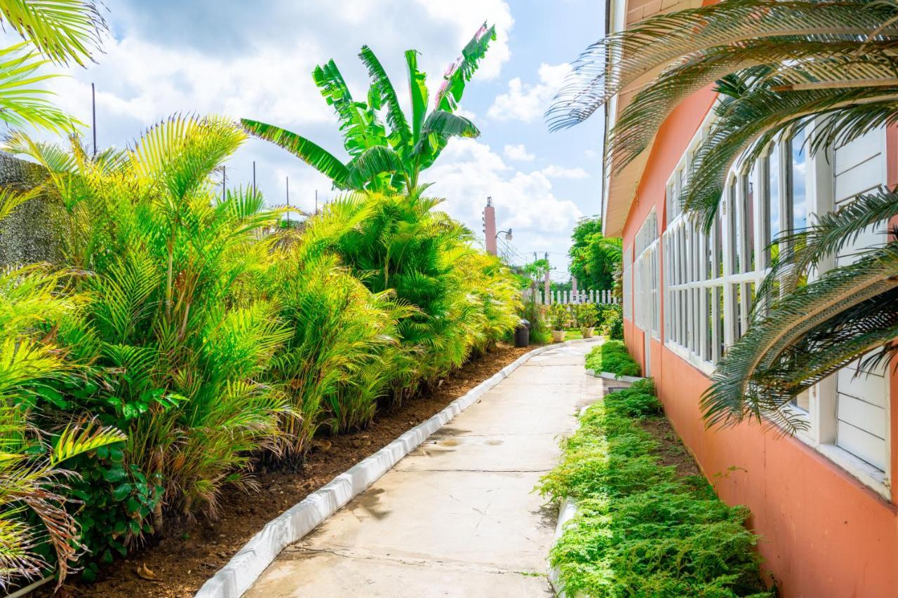 Shields Negril Villas Экстерьер фото