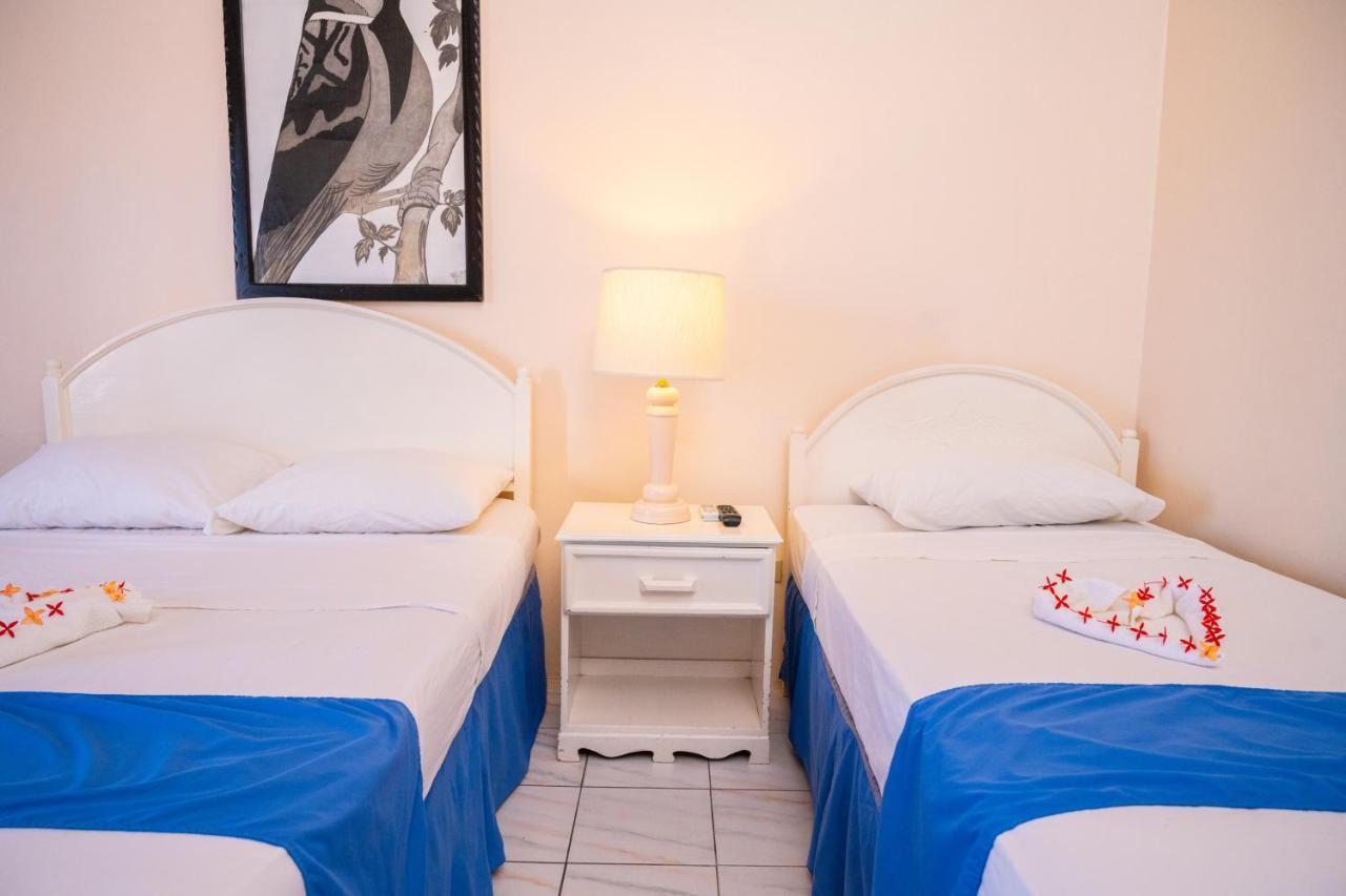 Shields Negril Villas Экстерьер фото