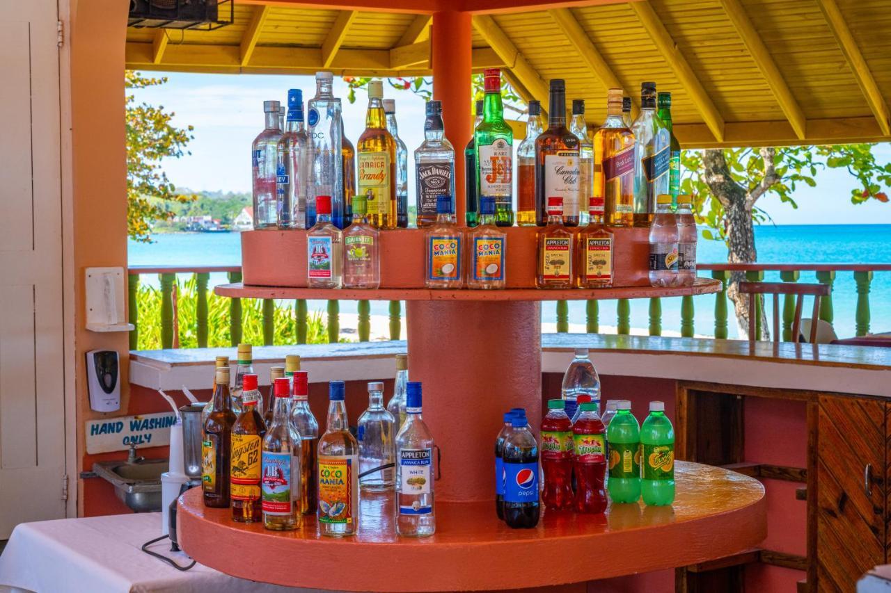Shields Negril Villas Экстерьер фото