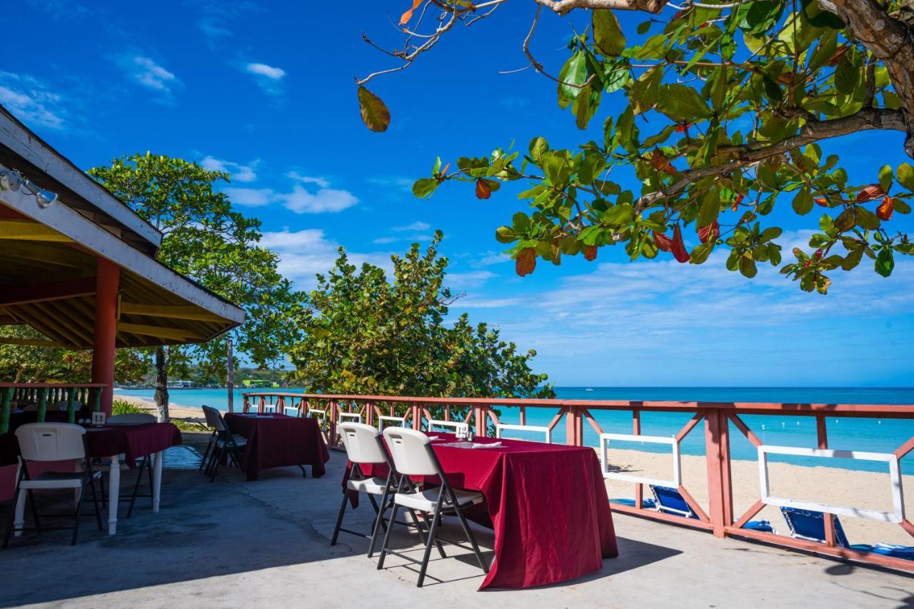 Shields Negril Villas Экстерьер фото