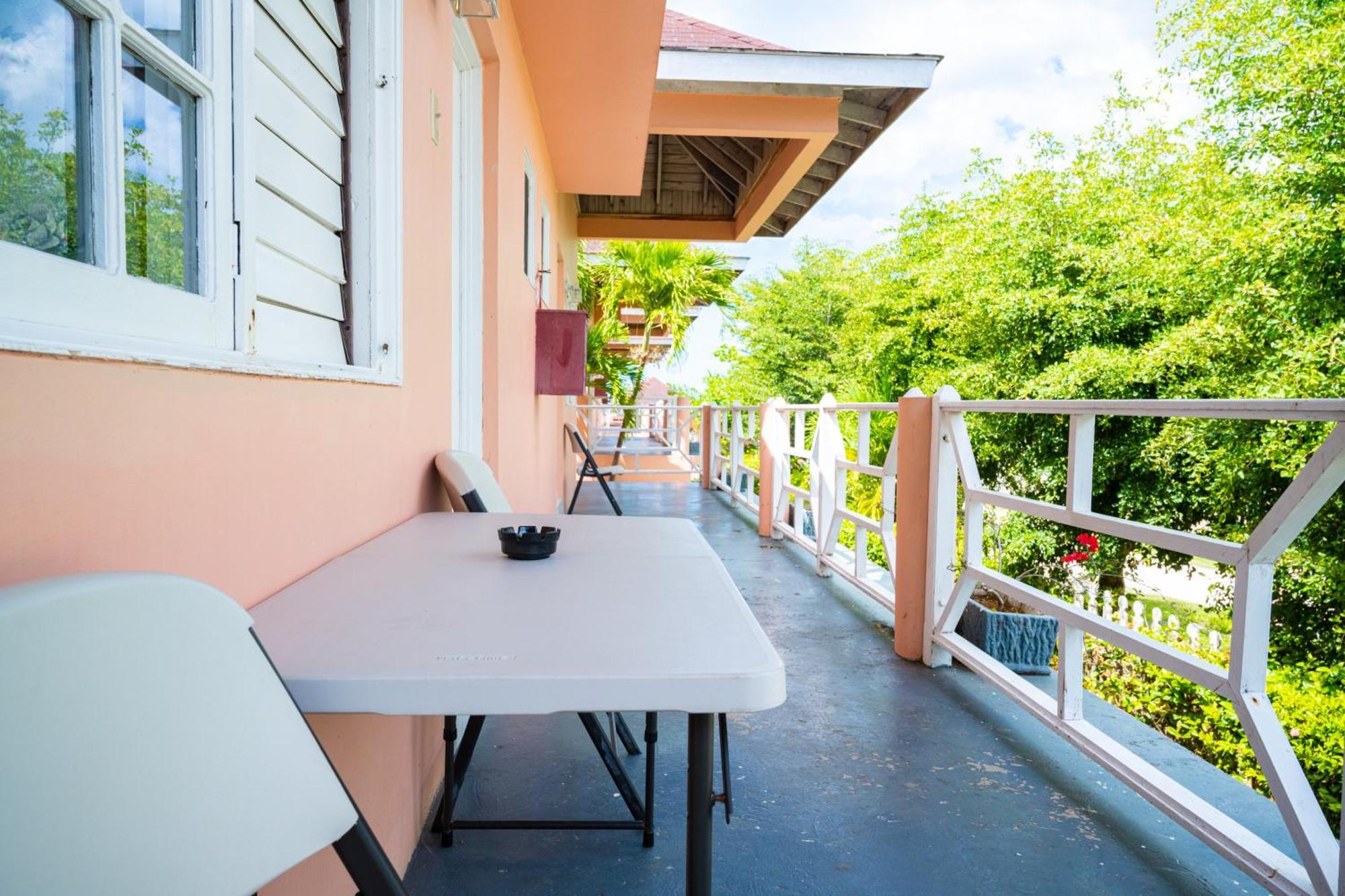 Shields Negril Villas Номер фото